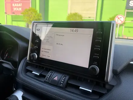 Toyota RAV4 2020 года за 13 800 000 тг. в Алматы – фото 27