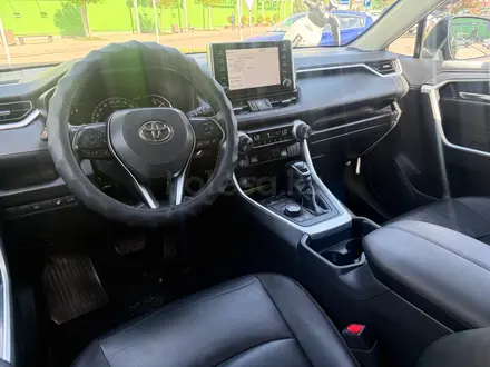 Toyota RAV4 2020 года за 13 800 000 тг. в Алматы – фото 29