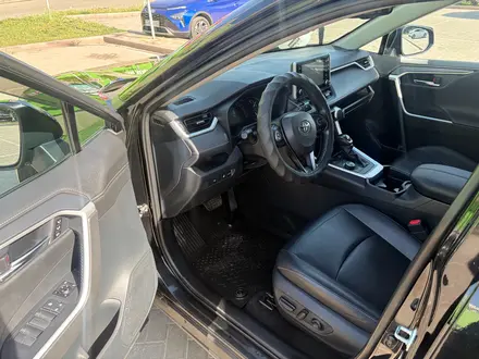 Toyota RAV4 2020 года за 13 800 000 тг. в Алматы – фото 31