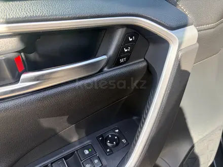 Toyota RAV4 2020 года за 13 800 000 тг. в Алматы – фото 32