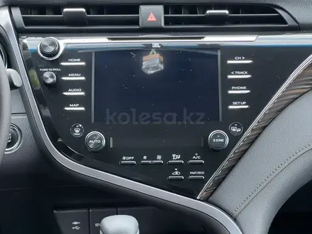 Toyota Camry 2019 года за 15 600 000 тг. в Шымкент – фото 7