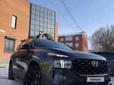 Hyundai Santa Fe 2022 года за 14 800 000 тг. в Уральск – фото 2