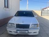 Mercedes-Benz C 180 1997 года за 1 999 999 тг. в Актау – фото 2