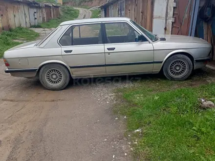 BMW 520 1984 года за 1 000 000 тг. в Шымкент – фото 3