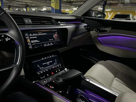 Audi e-tron 2022 года за 45 000 000 тг. в Шымкент – фото 10