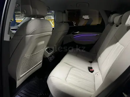 Audi e-tron 2022 года за 45 000 000 тг. в Шымкент – фото 14