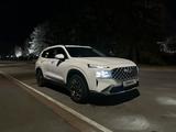 Hyundai Santa Fe 2023 года за 17 500 000 тг. в Алматы