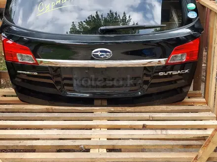 Крышка багажника на Subaru Outback 2012 год. за 110 000 тг. в Алматы