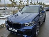 BMW X5 2022 года за 47 800 000 тг. в Астана – фото 2