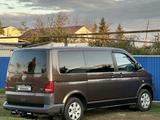 Volkswagen Caravelle 2012 года за 14 000 000 тг. в Уральск – фото 2