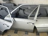 Салон двери на машину 124 мерседес ешка елочка серы за 250 000 тг. в Алматы – фото 4