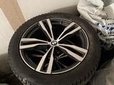Зимние Шины Pirelli с дисками BMW X7 за 1 000 000 тг. в Алматы – фото 2