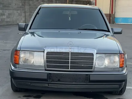 Mercedes-Benz E 280 1993 года за 3 100 000 тг. в Алматы