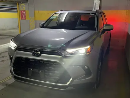 Toyota Highlander 2023 года за 34 800 000 тг. в Алматы – фото 4