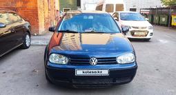 Volkswagen Golf 2001 годаүшін3 600 000 тг. в Астана