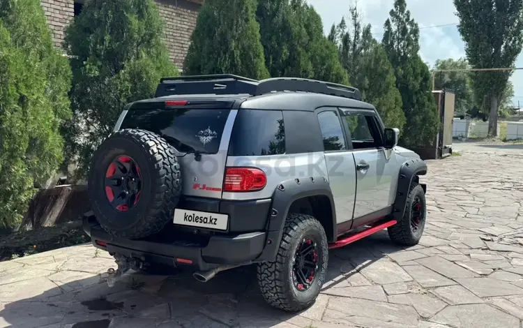 Toyota FJ Cruiser 2007 года за 11 500 000 тг. в Алматы