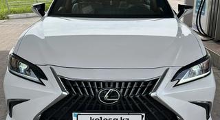 Lexus ES 250 2022 года за 24 000 000 тг. в Шымкент