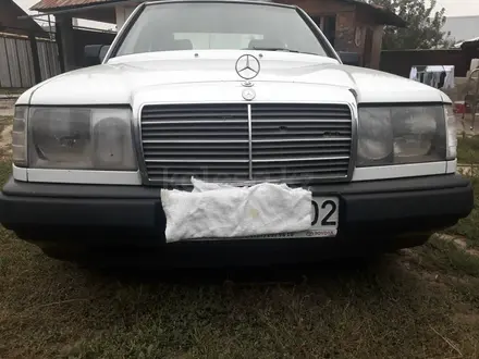 Mercedes-Benz E 200 1987 года за 1 800 000 тг. в Алматы