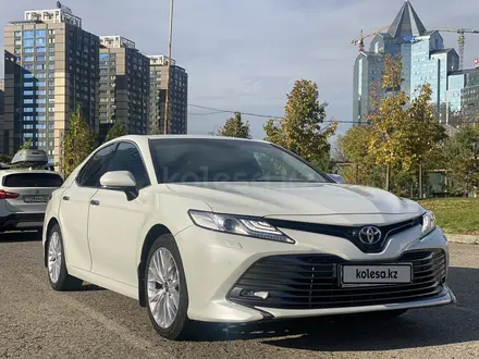 Toyota Camry 2019 года за 15 999 999 тг. в Алматы – фото 2