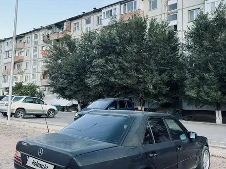 Mercedes-Benz E 300 1989 года за 1 050 000 тг. в Караганда – фото 4