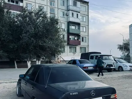 Mercedes-Benz E 300 1989 года за 1 050 000 тг. в Караганда – фото 5