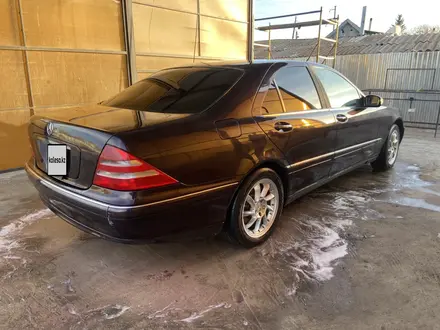 Mercedes-Benz S 320 1999 года за 2 700 000 тг. в Щучинск – фото 2