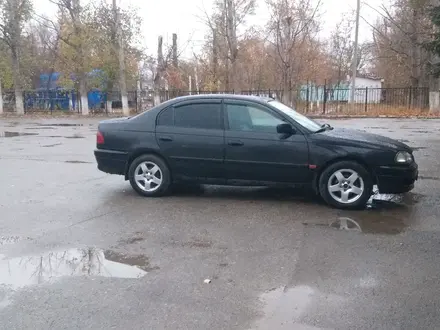 Toyota Avensis 1998 года за 2 850 000 тг. в Актобе