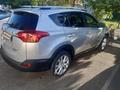 Toyota RAV4 2015 года за 10 800 000 тг. в Актобе – фото 5