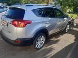 Toyota RAV4 2015 года за 10 800 000 тг. в Актобе – фото 5