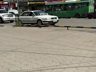 Audi 100