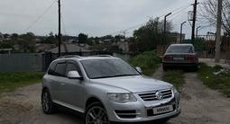 Volkswagen Touareg 2008 годаүшін8 200 000 тг. в Алматы