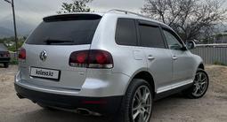 Volkswagen Touareg 2008 года за 8 200 000 тг. в Алматы – фото 4