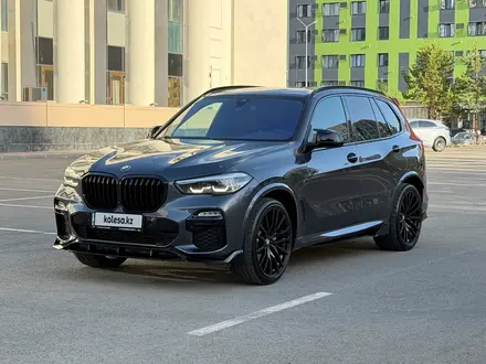 BMW X5 2021 года за 35 000 000 тг. в Астана