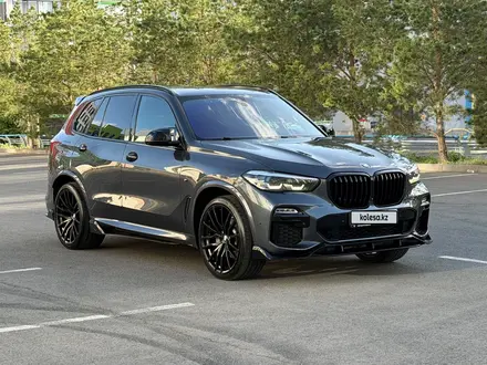 BMW X5 2021 года за 35 000 000 тг. в Астана – фото 2