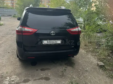 Toyota Sienna 2015 года за 12 500 000 тг. в Астана – фото 2