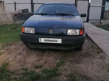 Volkswagen Passat, 1990