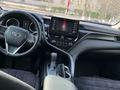 Toyota Camry 2021 года за 9 800 000 тг. в Актау – фото 12