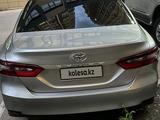 Toyota Camry 2021 года за 9 800 000 тг. в Актау – фото 4