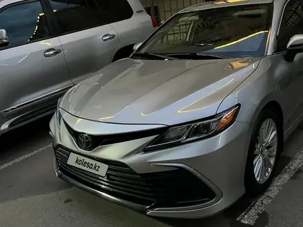 Toyota Camry 2021 года за 9 800 000 тг. в Актау – фото 7