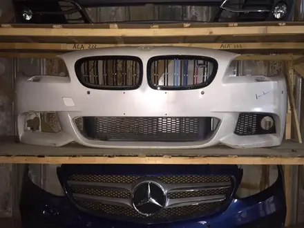 Решетка радиатора BMW m5 f10 (ноздри) за 40 000 тг. в Алматы