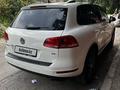 Volkswagen Touareg 2011 годаfor9 500 000 тг. в Алматы – фото 3