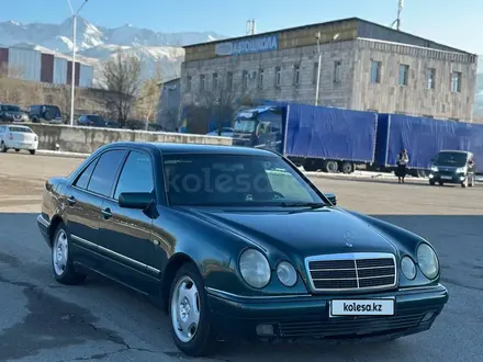 Mercedes-Benz E 280 1997 года за 3 300 000 тг. в Алматы