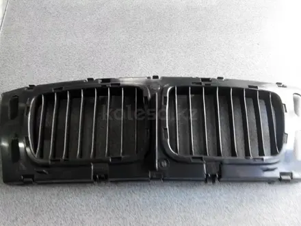 Решетка радиатора на BMW E 34 за 4 000 тг. в Алматы