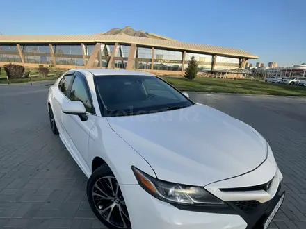 Toyota Camry 2019 года за 12 300 000 тг. в Алматы – фото 2