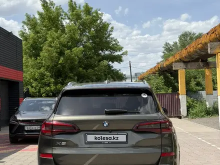BMW X5 2021 года за 31 500 000 тг. в Караганда – фото 2