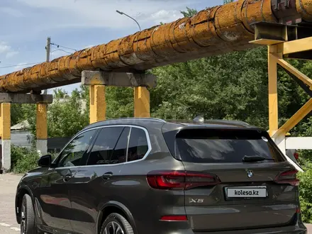BMW X5 2021 года за 31 500 000 тг. в Караганда – фото 4