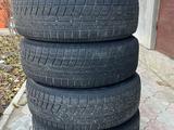 Орегинал диски от тойота камри 70 с зимний покрышкой за 280 000 тг. в Атырау – фото 5