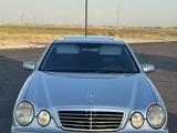 Mercedes-Benz E 320 2000 года за 7 000 000 тг. в Туркестан – фото 2
