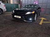 Toyota Camry 2018 года за 13 500 000 тг. в Шымкент