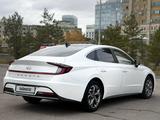 Hyundai Sonata 2022 годаүшін9 400 000 тг. в Астана – фото 5